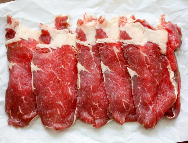 Gesneden en gerookte Simmentaler ribeye 1 Gesneden en gerookte Simmentaler ribeye